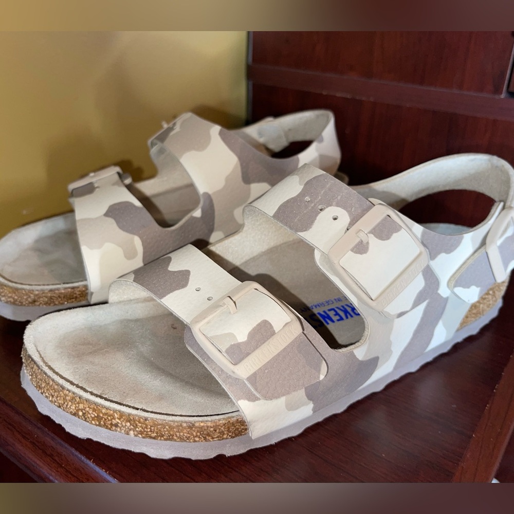 Women’s 9 Birkenstock Camouflage Sandals.